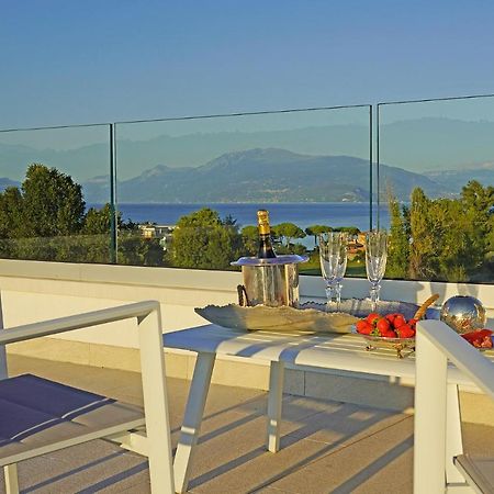Villa Bianca Luxury Apartments Desenzano del Garda Exterior photo