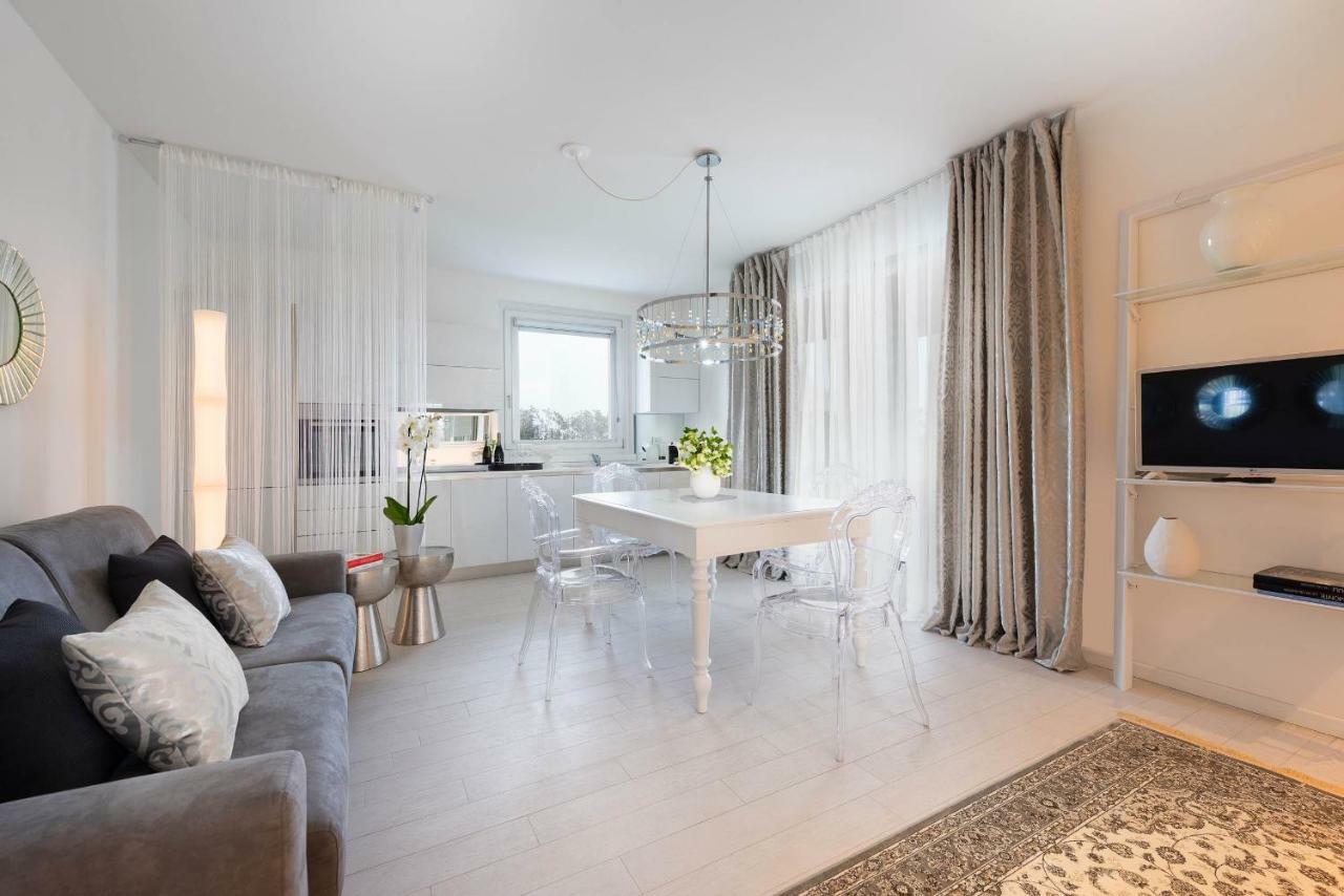 Villa Bianca Luxury Apartments Desenzano del Garda Exterior photo